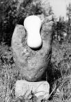 Születés, 1973 kl, vörös és fehér márvány, m: 60 cm