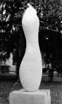 Anya gyermekével, 1972 kl, márvány, m: 100 cm (magántulajdon)
